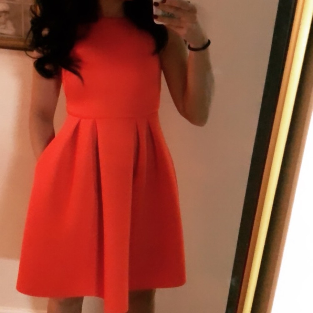 Dress - Picture 4 of 4